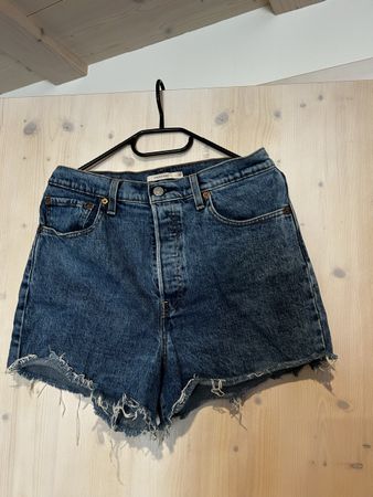 Levi's Jeans Shorts Damen Grösse M guter Zustand