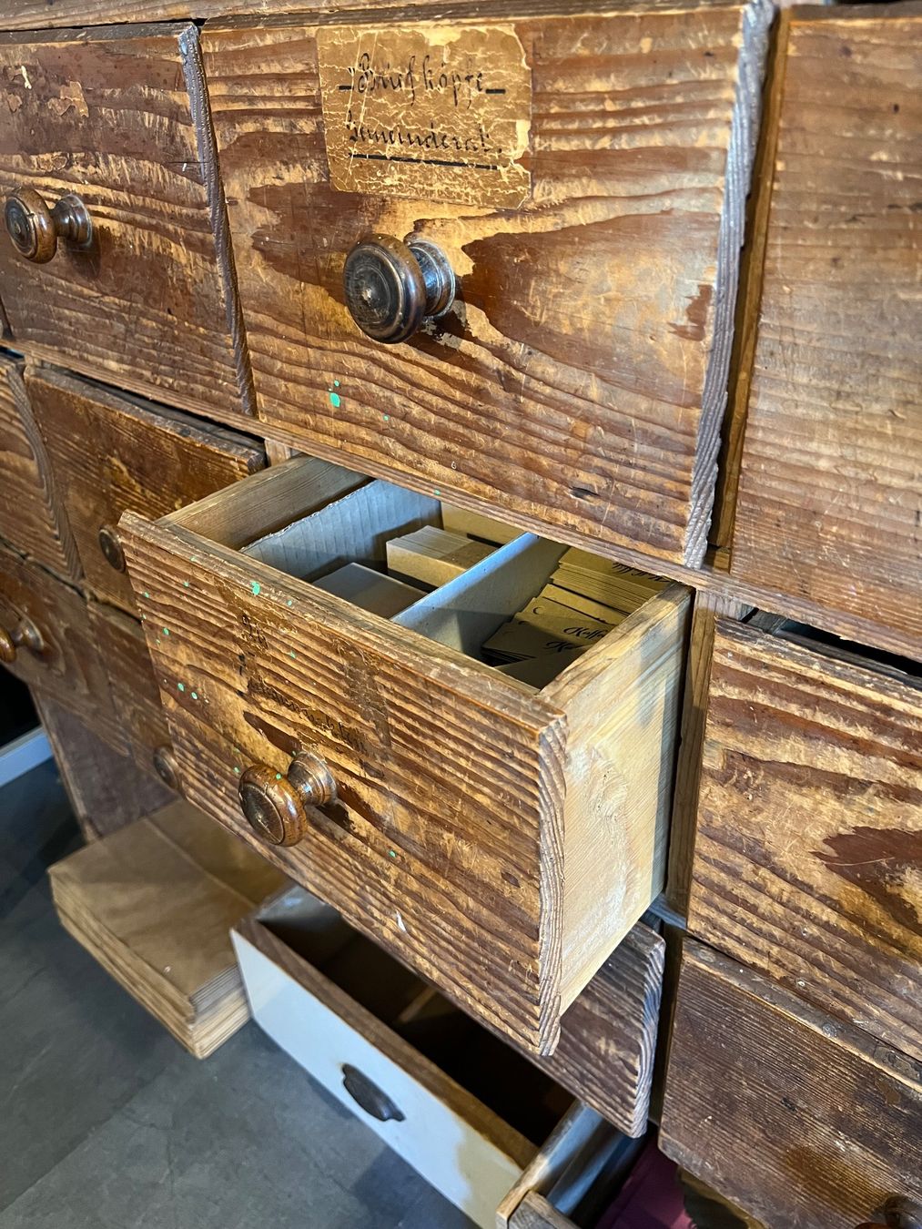 Regale: Antikes Postgestell – Gebraucht aus Ossingen von Blumenrahel 3