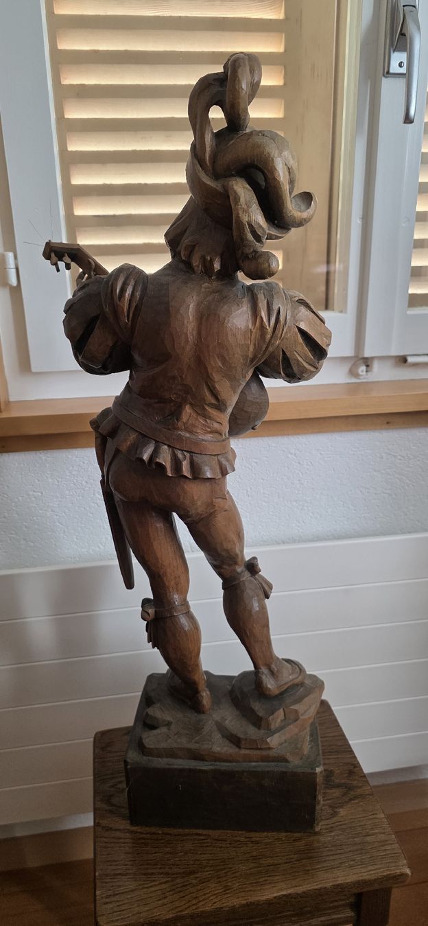 Skulpturen & Statuen: Handgeschnitzte Holzfigur, Gaukler – Gebraucht aus Wolfhalden von Nati-Nati 2