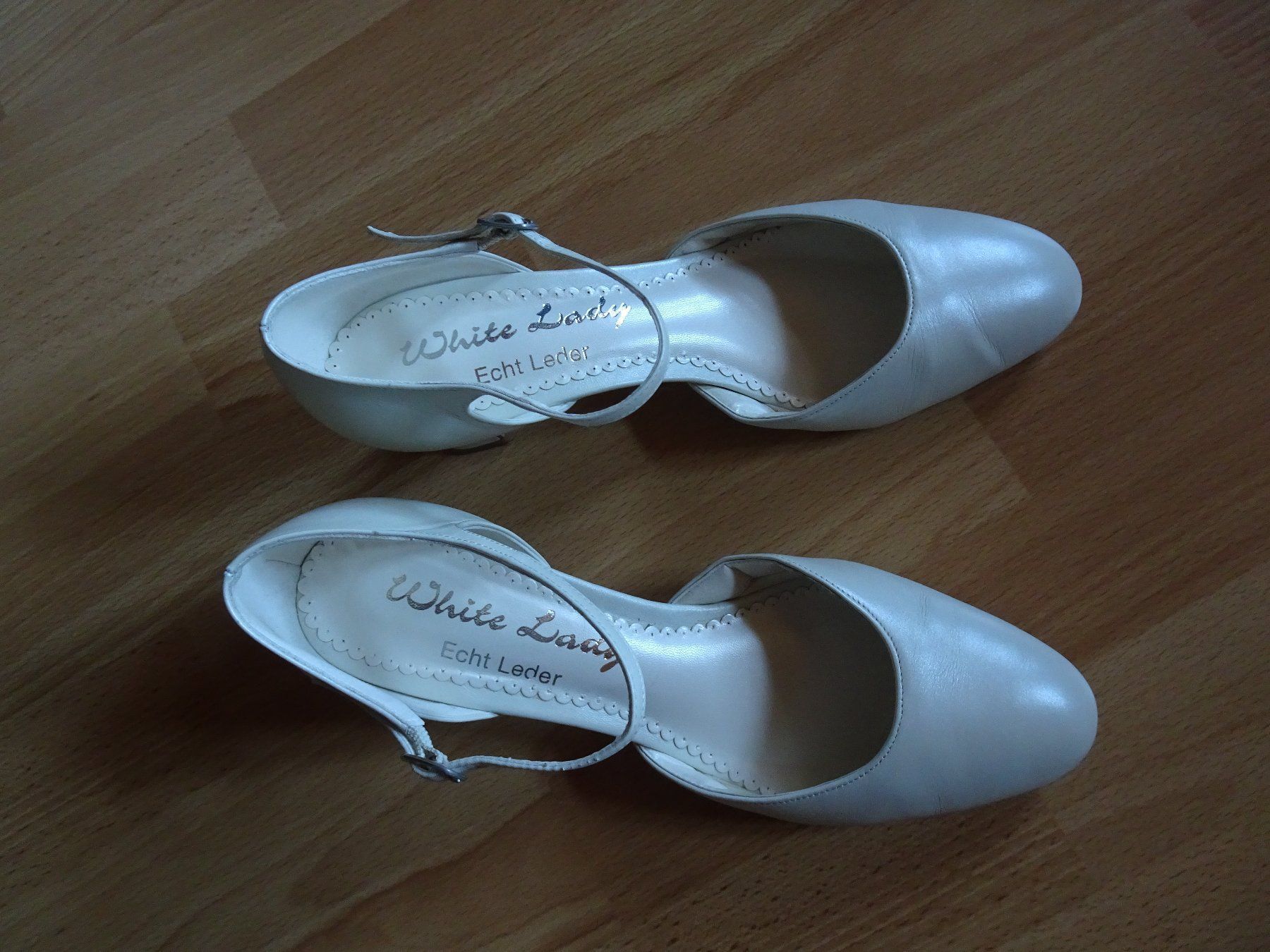 Scarpe da donna: Hochzeitsschuhe White Lady – Usato da Hettiswil venduto da san_kf5h 1