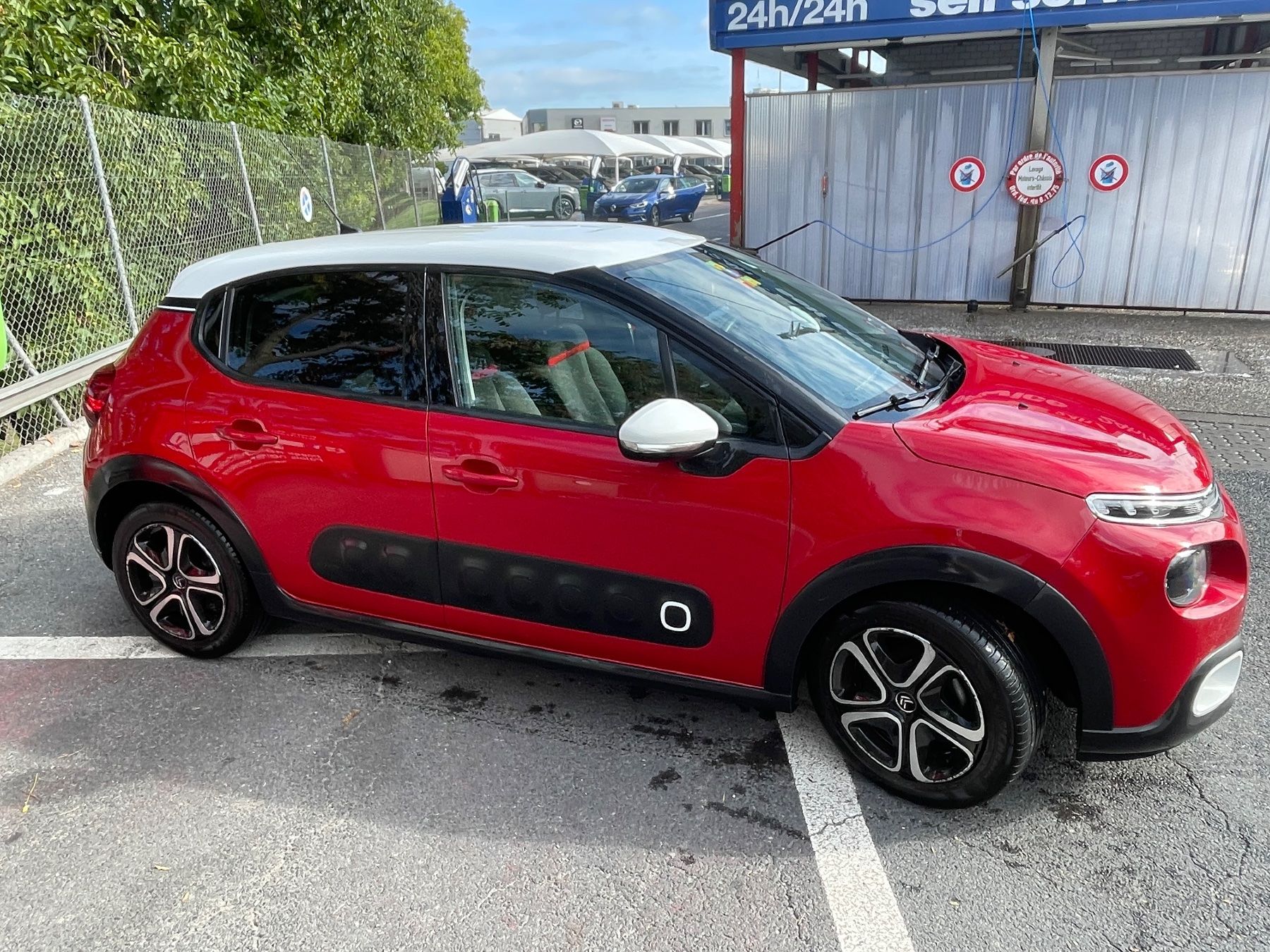 Citroën Autos: Citroën C3 1.2 PureTech Shine – D'occasion à Gy par ste_qrh2 2