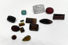 Lot 30.0 ct Tourmalines multicolores - CERTIFICAT 810.- Fr