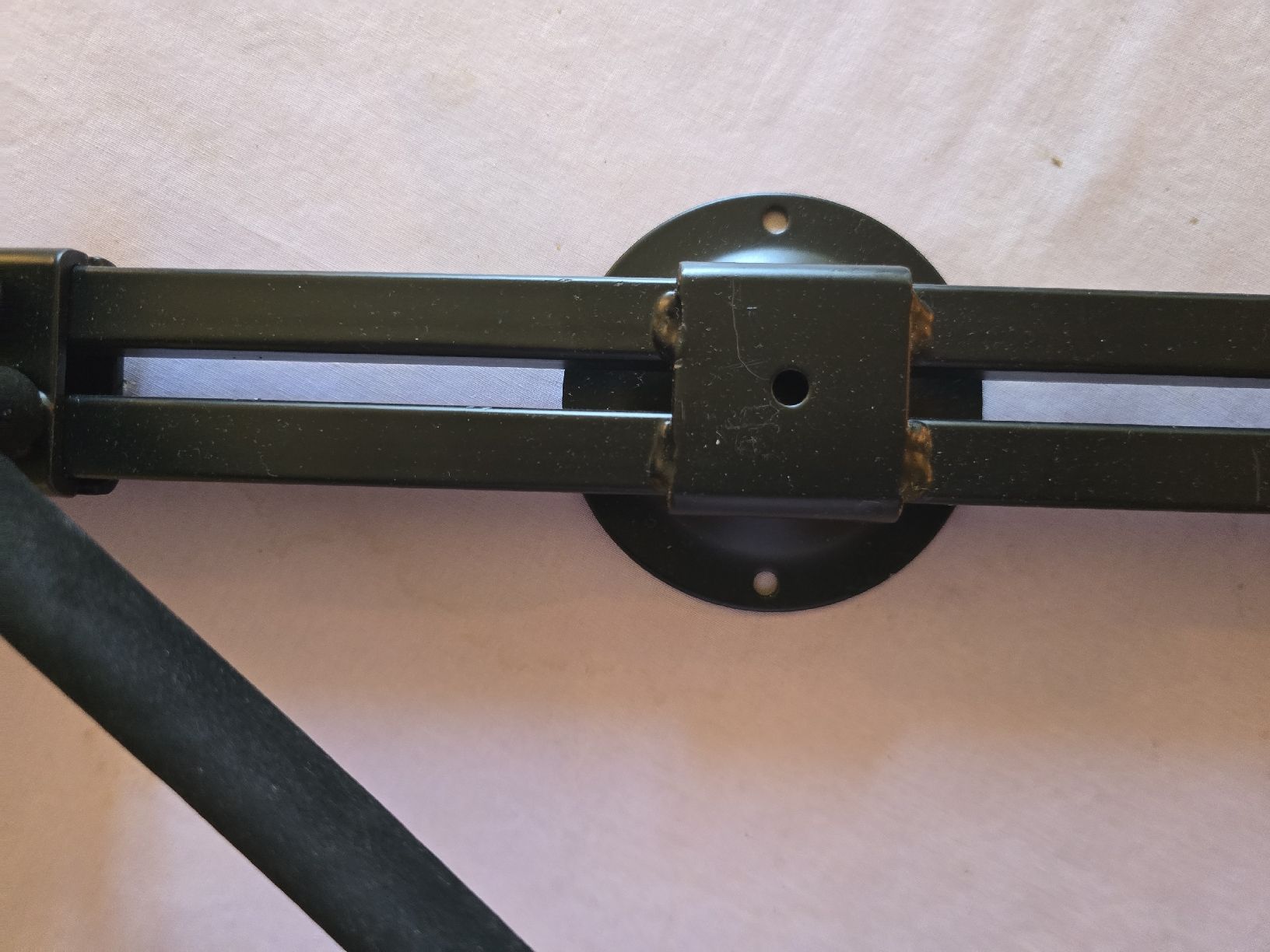Strumenti musicali: Gitarren Wandhalter für E-Gitarre – Usato da Zürich venduto da Antiquedealer 3