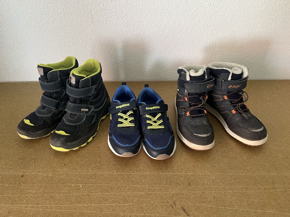 Scarpe per ragazzi: 3 Paar Kinderschuhe Gr.34 – Usato da Bülach venduto da Papagei7
