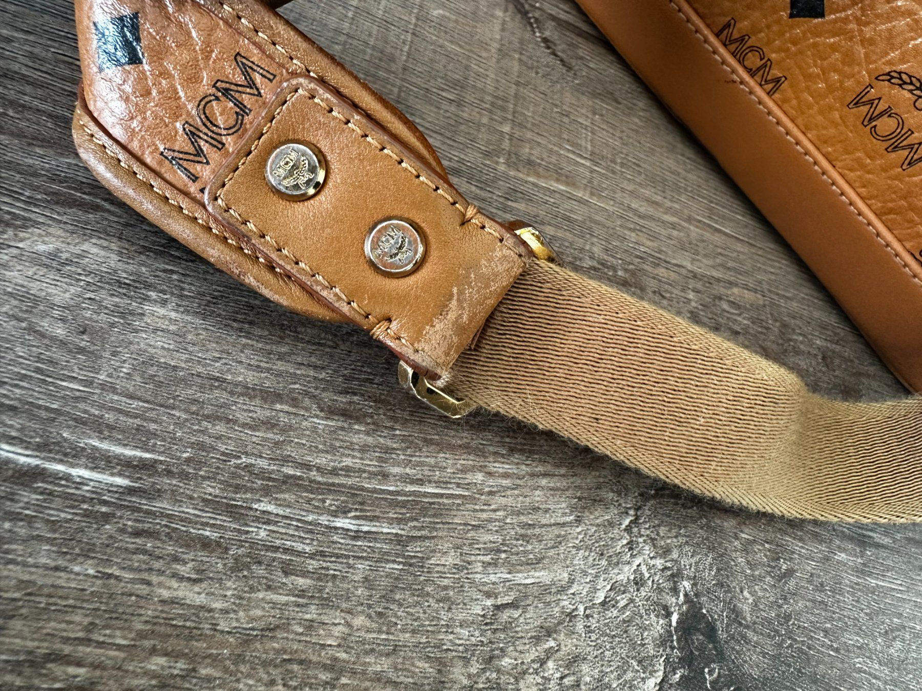 Mcm Sacs à dos: Original MCM Stark Medium Rucksack Cognac Visetos mit Nieten – D'occasion à Mühlethal par sarah-davide 8