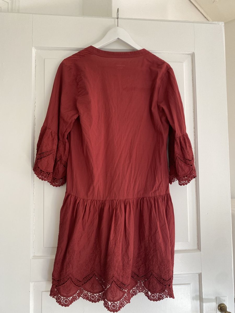 Beldona Tuniche: Beldona Kleid Herbst Rot Gr. M mit Spitze  – Usato da Chur venduto da KUMI2024 5