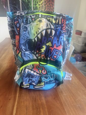 Coole Schulthek / Schulrucksack mit Dinosauriermotiv