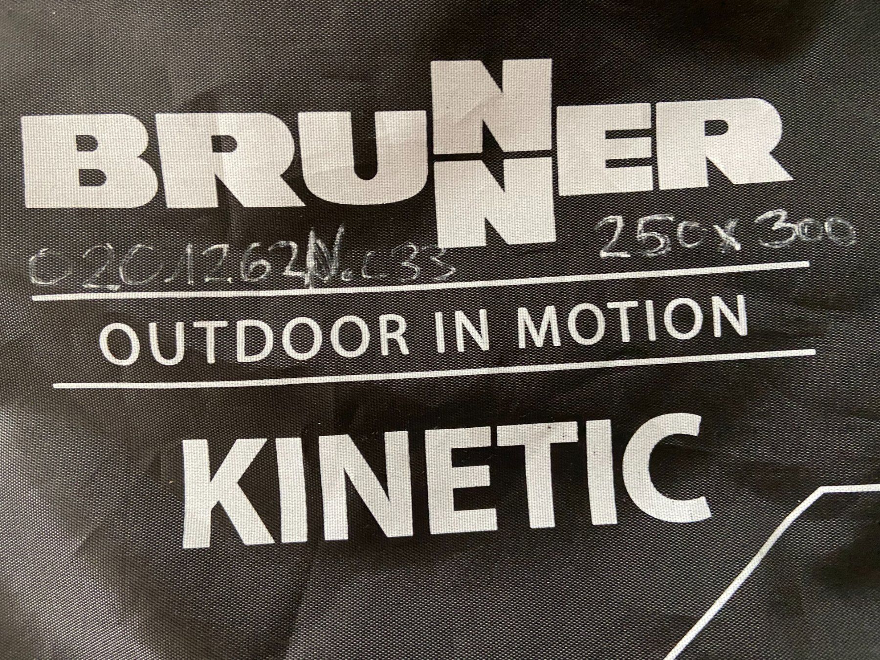 Tappeti: Vorzeltteppich 250x300 mit Tasche – Usato da Wettingen venduto da Papalota 3