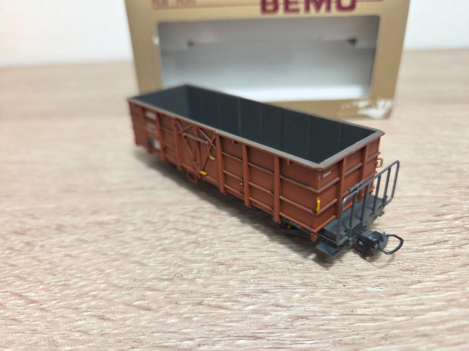 Bemo Modellini di ferrovie: Bemo 2255 174 Güterwagen RhB H0m – Usato da St-Aubin-Sauges venduto da Lo_Go 3