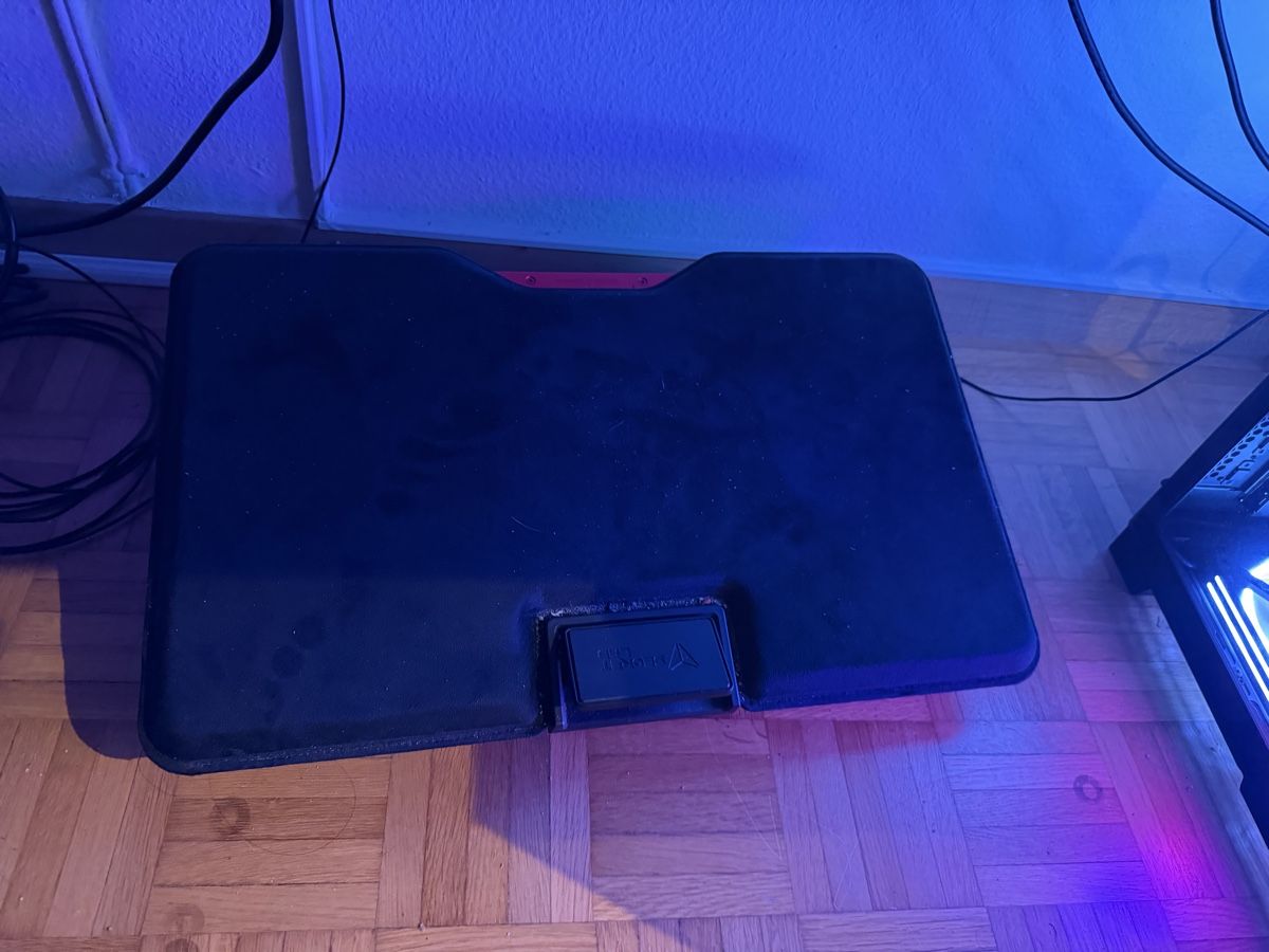 Nvidia PC: Ultimate PC FULL SETUP RTX 5090, Herman Miller, Wooting – Nuovo (secondo la descrizione) da Zürich venduto da ngu_rm8x 2