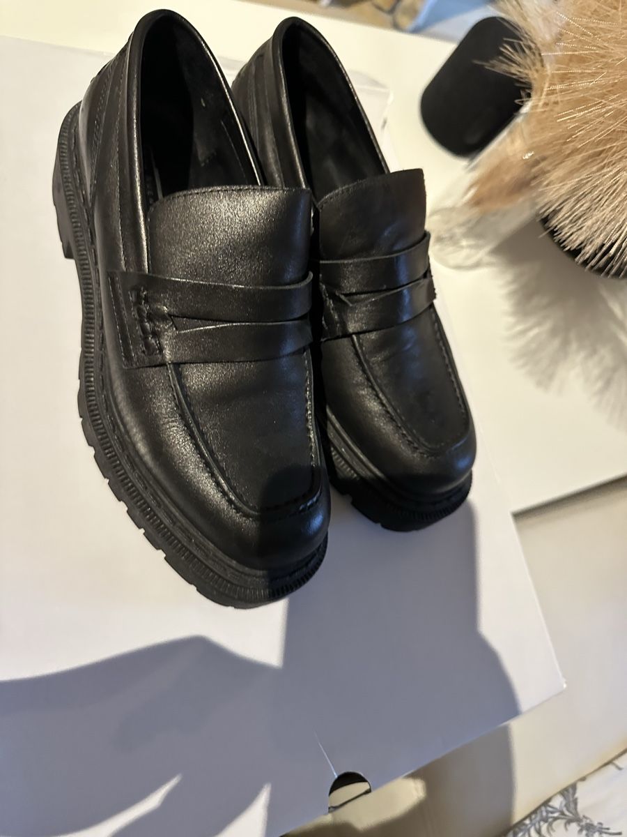 Scarpe da donna: Schwarze Leder Halbschuhe – Usato da Remigen venduto da ana_no 2