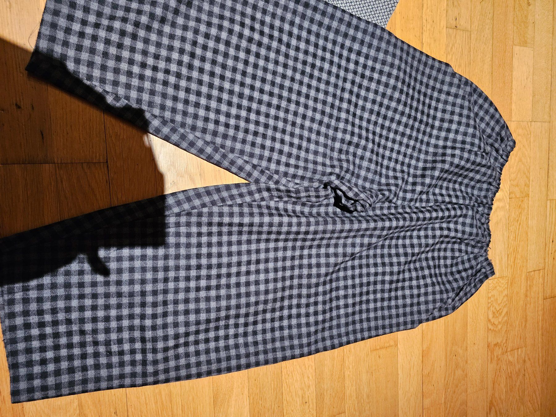 Pantaloni: 2 paar coole Hosen – Usato da Ferden venduto da jemyce 6