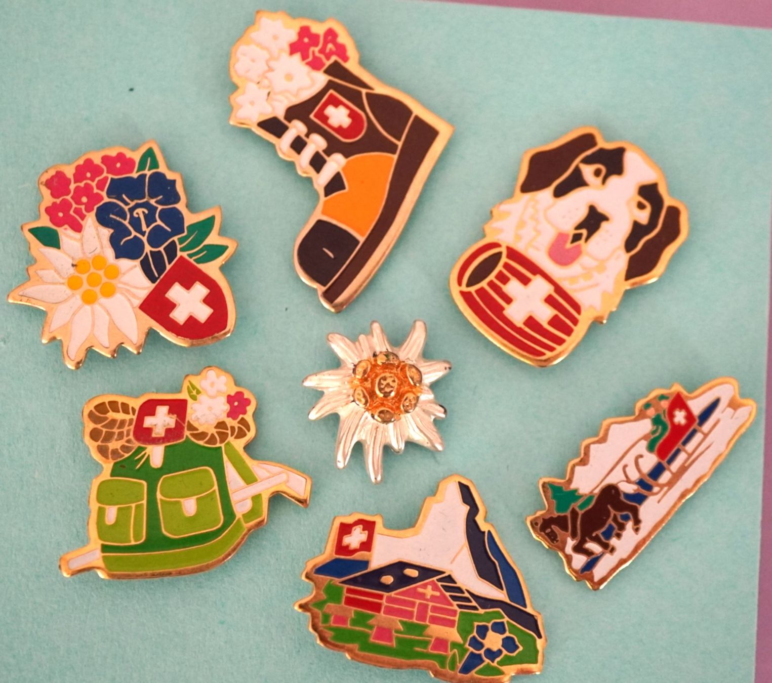 Placchette & Badge: 7 Pin Schweiz Berge ,Wandern – Usato da Worb venduto da worb01