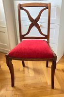 Chaise bois et velours rouge
