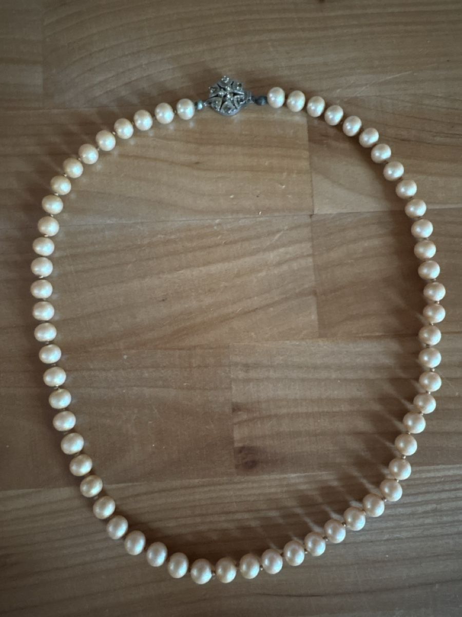 Catenine: Modeschmuck Perlenkette – Usato da Rümlang venduto da Fledermaus35