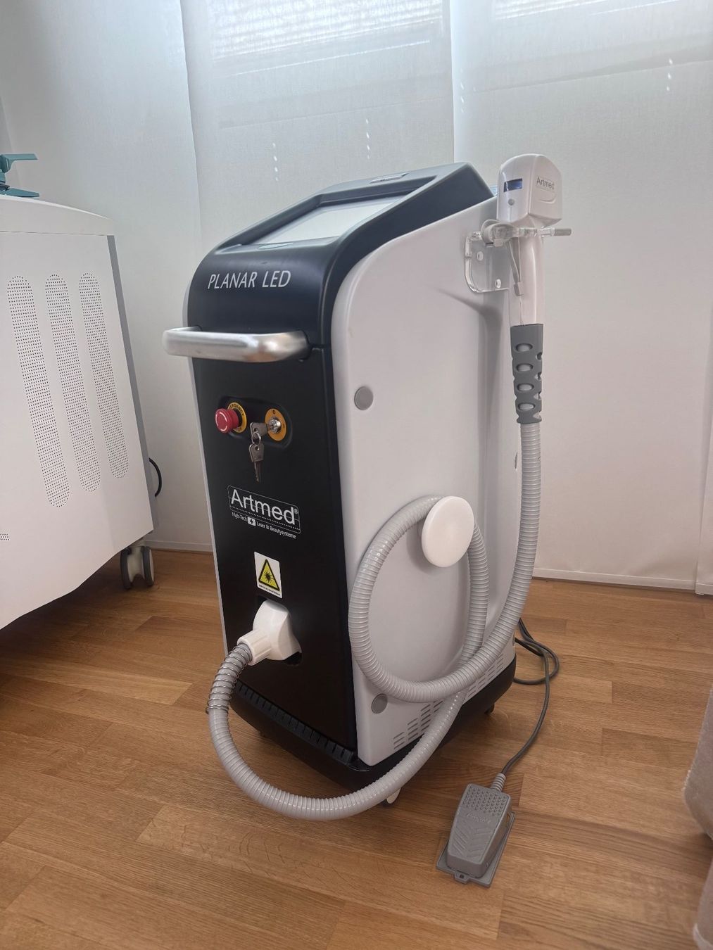Appareils médicaux: Artmed Opera VII Plus Diodenlaser – D'occasion à Hombrechtikon par Ltsc 3
