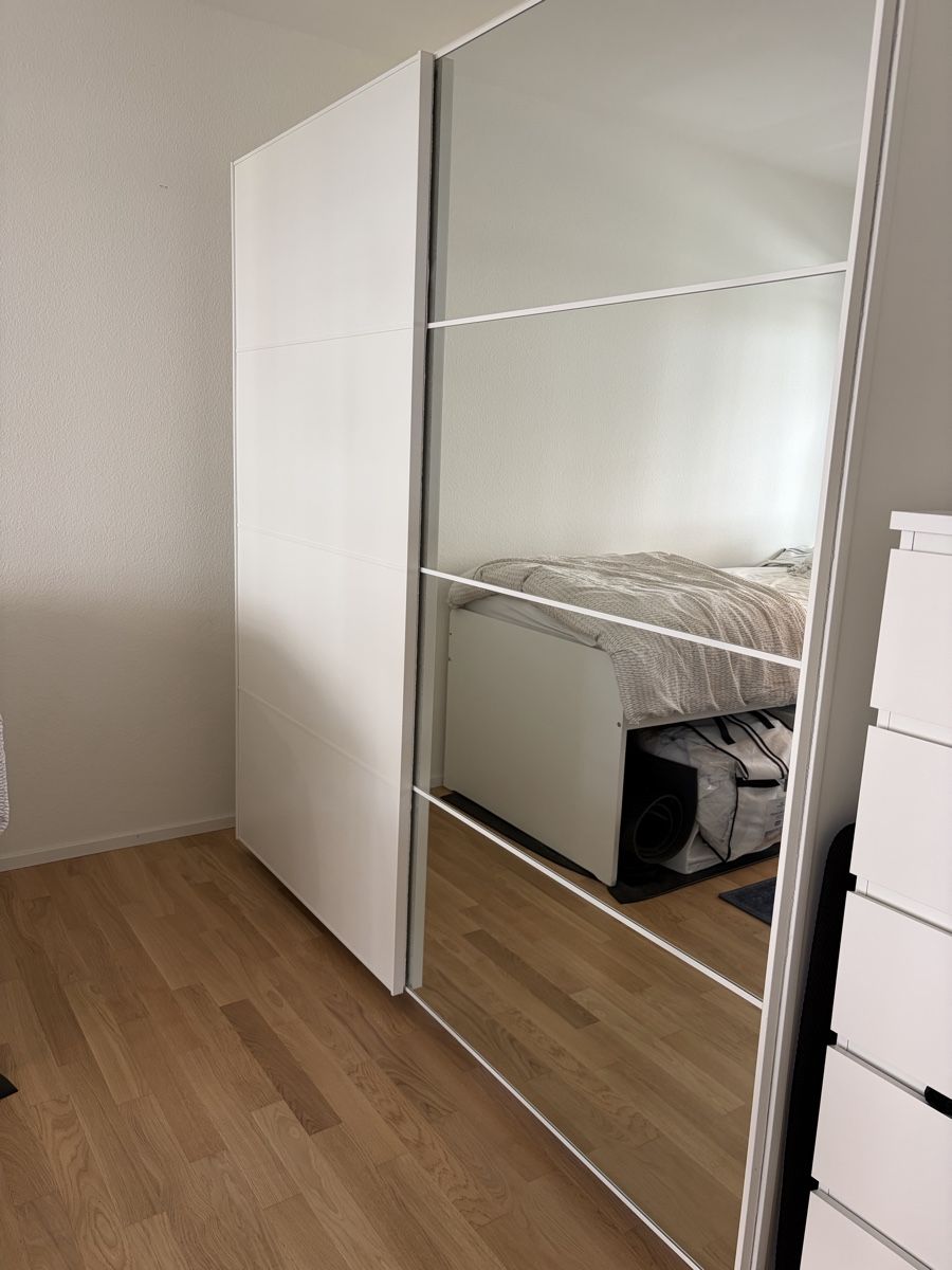 Schränke: Kleiderschrank PAX – Gebraucht aus Basel von neubema