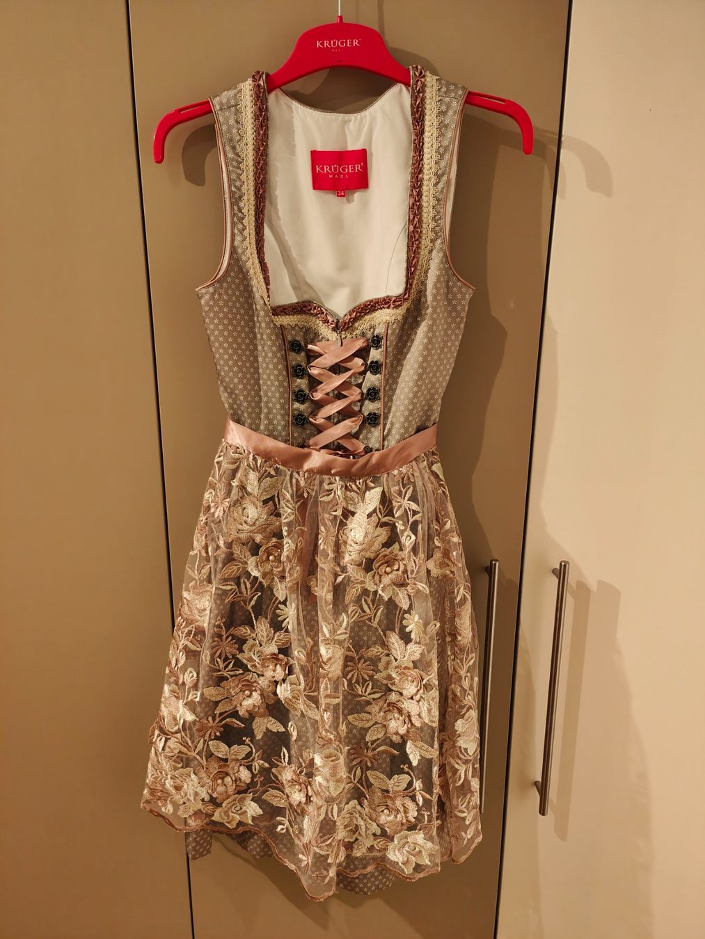 Krüger Vestiti: ORIGINAL Krüger Dirndl - neuwertig! – Usato da Schötz venduto da mar_8pgm