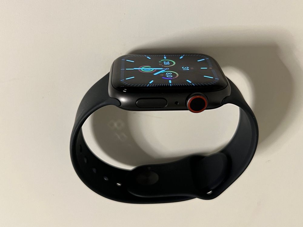 Apple watch series 5 44 mm Model A2157 Kaufen auf Ricardo