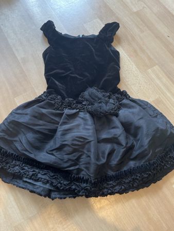 Herziges Kleid für 4 jähriges Kind