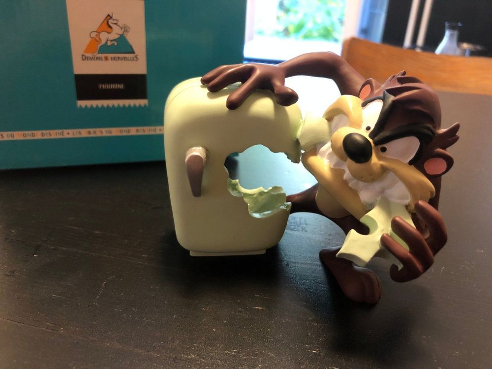Figurine Taz 'Dévore Le Frigo' - Démons Et Merveilles 1997 - Résine 9 Cm - Très Bon état