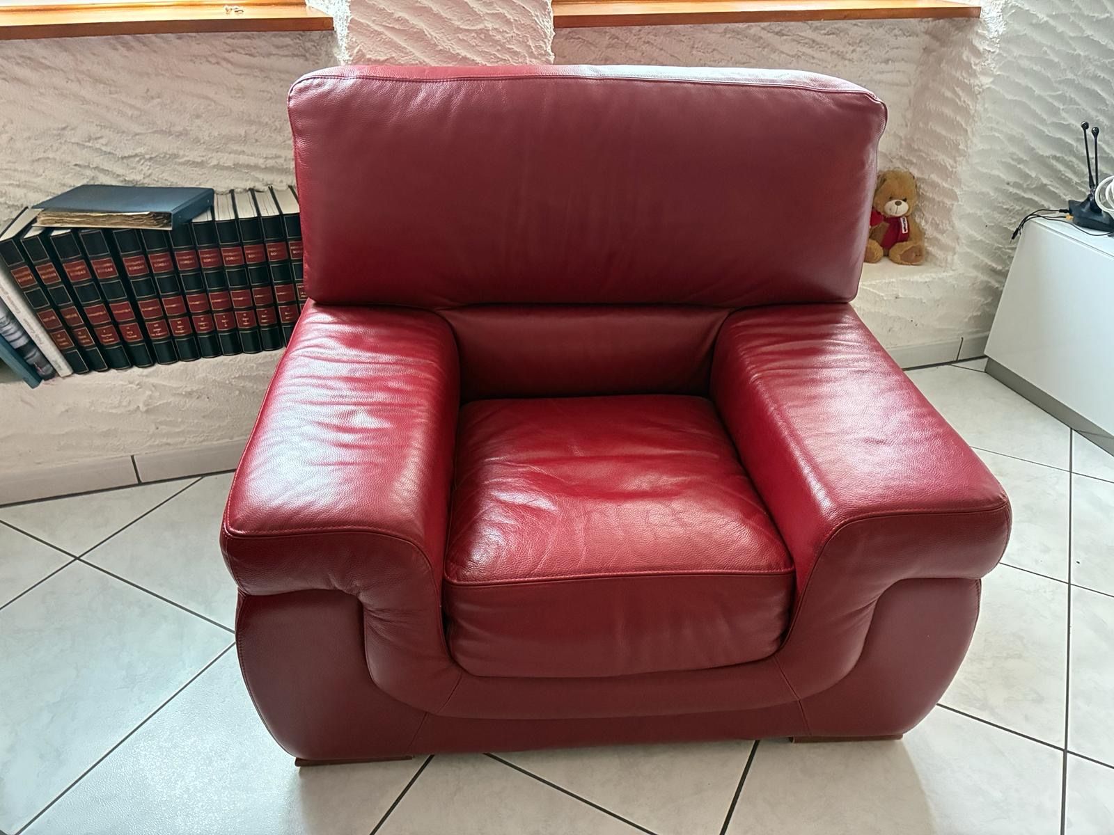 Divani: Canapé en cuir rouge – Usato da Cortaillod venduto da val_r55p 2