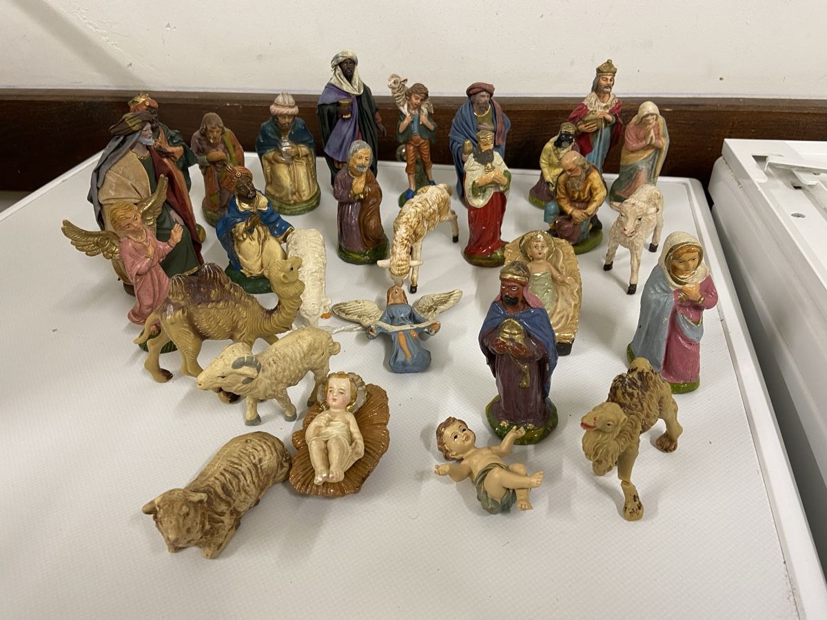 Statuette: Alte Krippenfiguren – Usato da Dietikon venduto da brocki-eyra 1