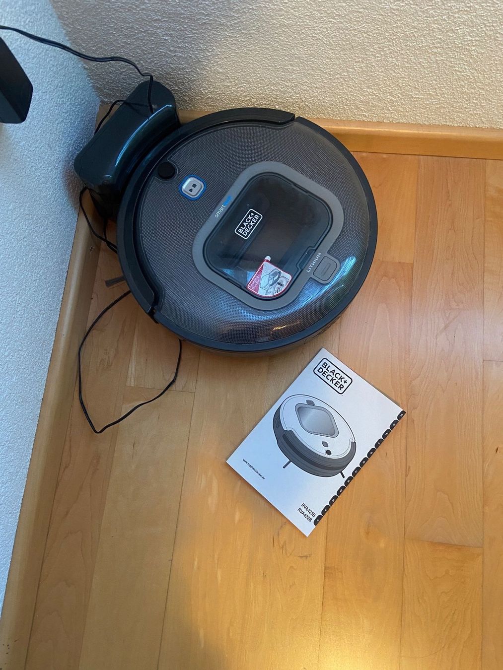 Staubsauger & Zubehör: BLACK+DECKER smarttech Roboter-Staubsauger mit App-Steuerung – Gebraucht aus Hemmental von cat_9l7f