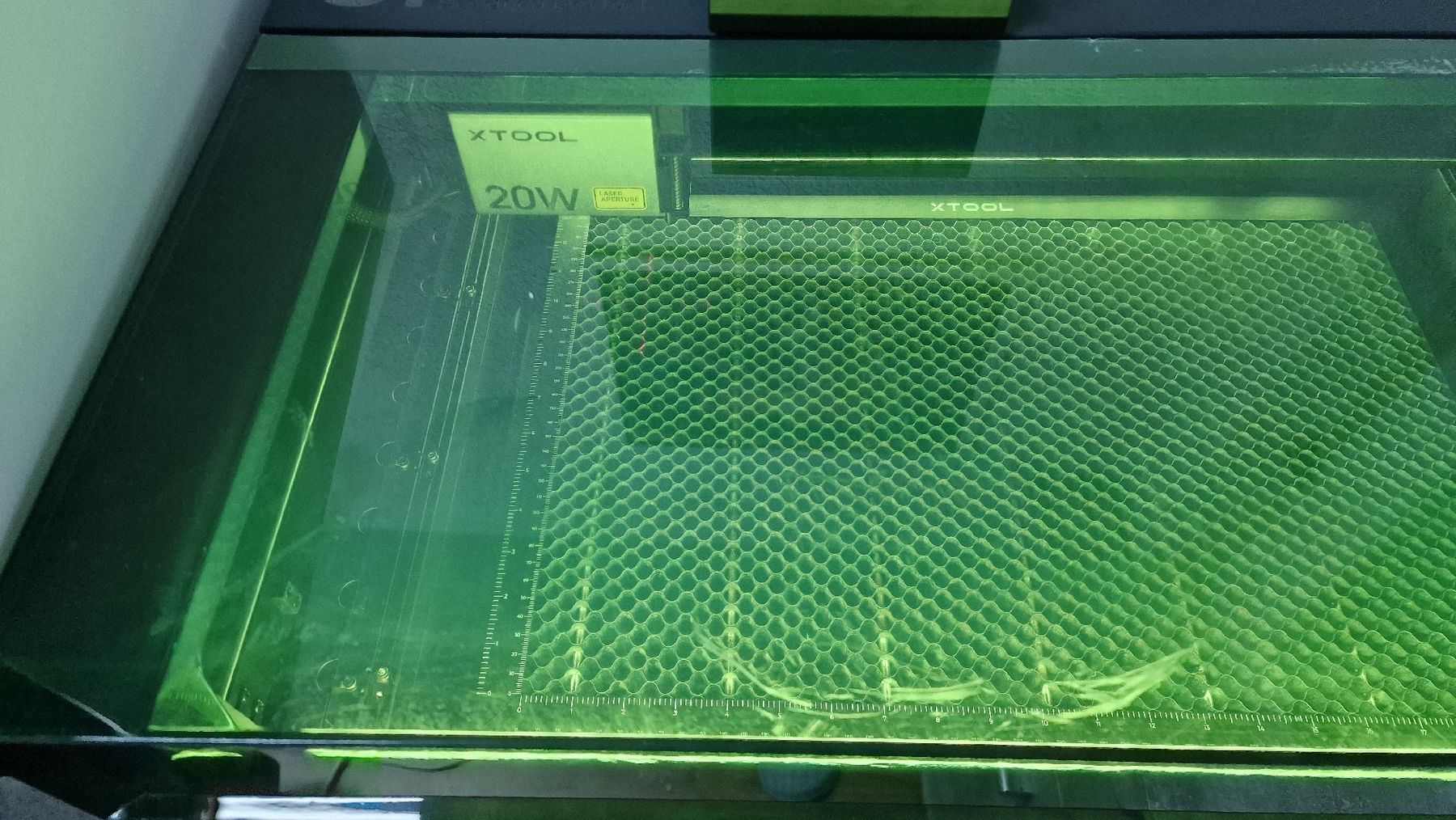 XTool Tutte le macchine: xTool S1 20W Laser Komplettset + AP2/RA2/Honeycomb/RiserBase – Usato da Neuenegg venduto da Sonnie.Nick 9