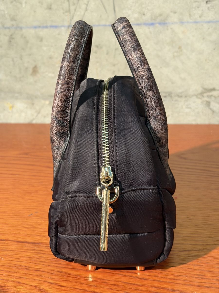 Roberto Cavalli Borse da donna: Cavalli Class Black Handbag - Stylish and Practical – Usato da Lausanne venduto da artnouveau04 5
