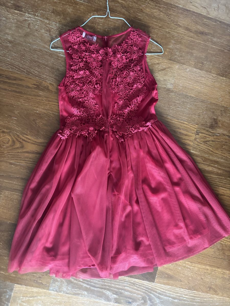 Kleider: Schönes Kleid in dunkelrot Gr. M – Neu und originalverpackt aus Winterthur von Sauter3000 1