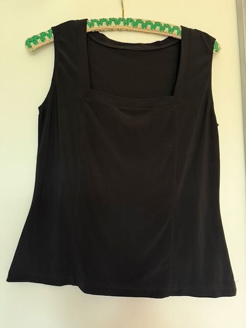 Top: schönes schwarzes Top Gr. M/L – Usato da Winterthur venduto da 1956ingi 1