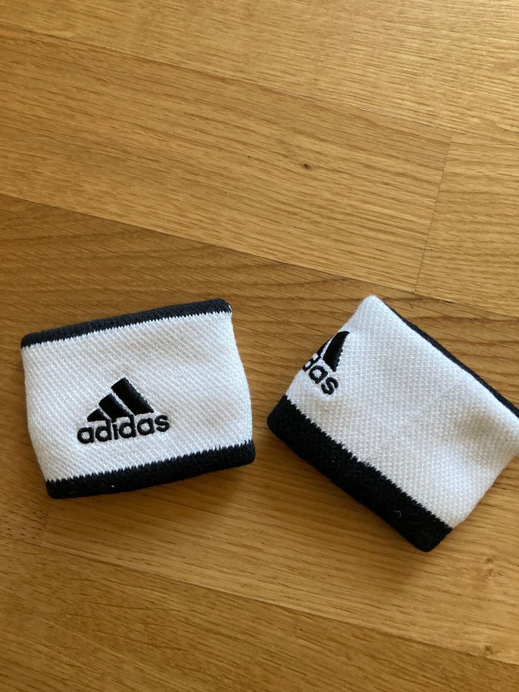 Armbänder & -reifen: (A) Adidas Schweissbänder ungetragen – Neu (gemäss Beschreibung) aus Jonen von Sevenb