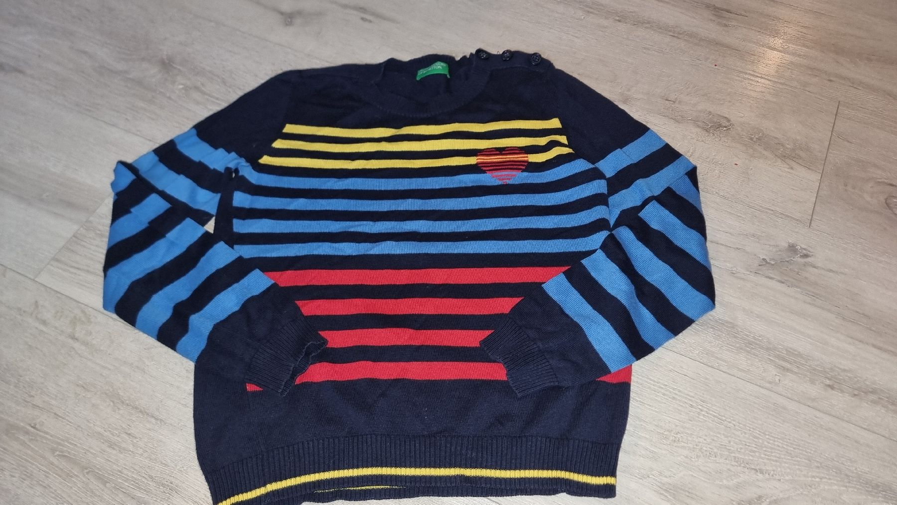 Benetton Pullover & Sweatshirts: Benetton Pullover XS gestreift bunt Herz neuwertig  – Gebraucht aus Wigoltingen von Zuckerfee84 1