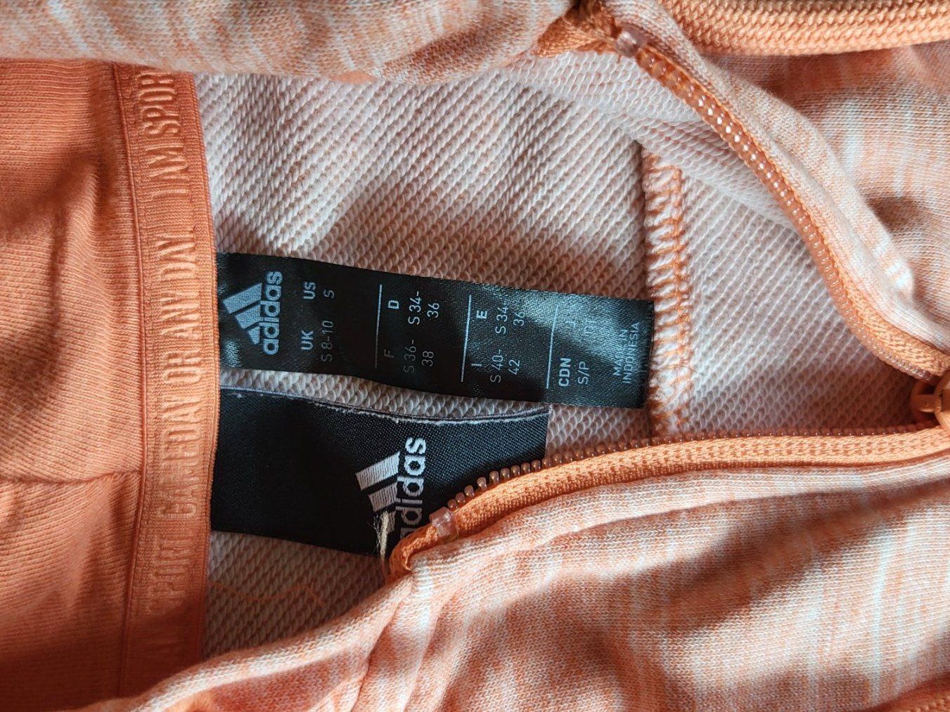Adidas Giacche: Adidas  34-36 leichte Kapuzen-Jacke – Usato da Zürich venduto da Sibetti 1