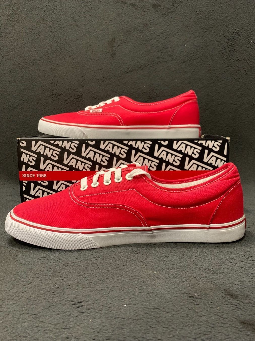 Vans Scarpe da uomo: Vans Authentic Red, Grösse 44.5 – Nuovo e nell'imballaggio originale da Zürich venduto da LIQUIDATOR.CP 1