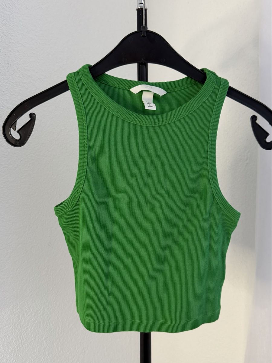 Tops: Gruenes geripptes Tanktop – Gebraucht aus Rorschach von Tara234