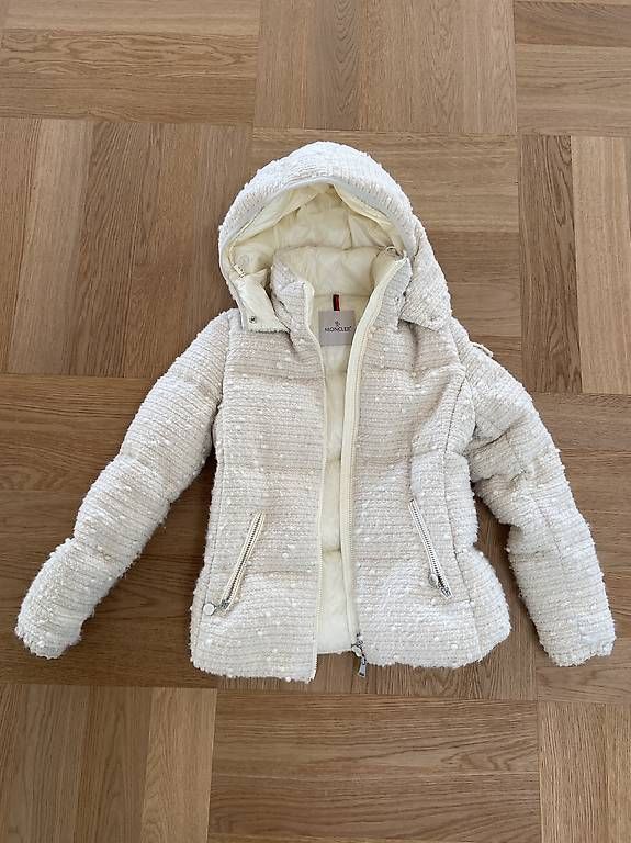Jacken: Moncler Daunenjacke – Gebraucht aus Uitikon Waldegg von lapagy