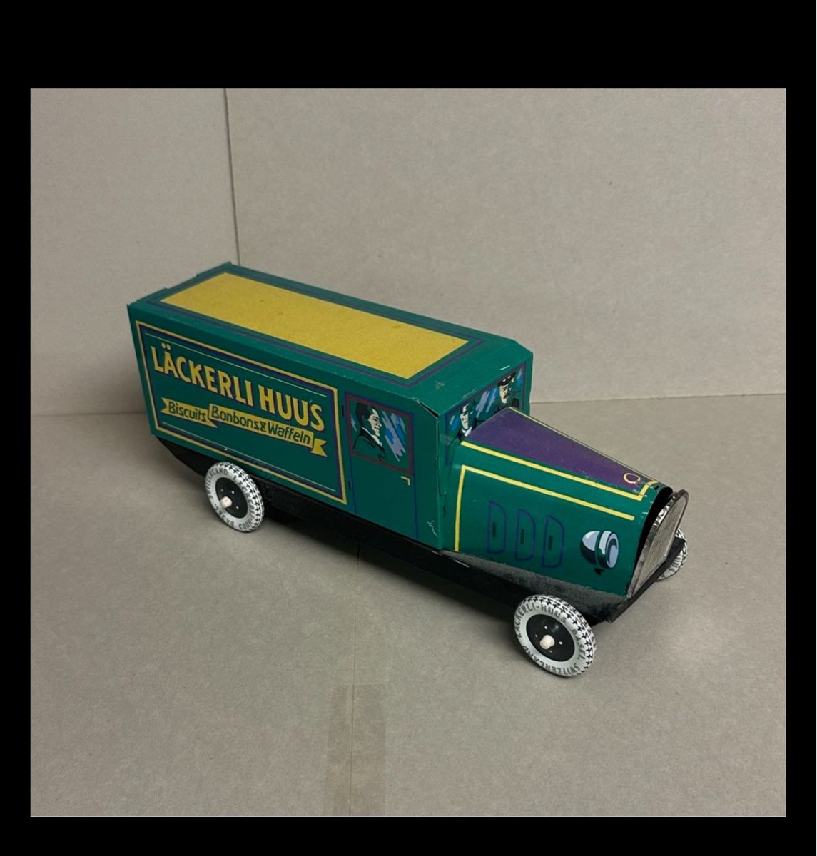 Spielzeuge: Vintage Blechauto, rot, Sammlerstück – Gebraucht aus Nussbaumen AG von olitech5415 1