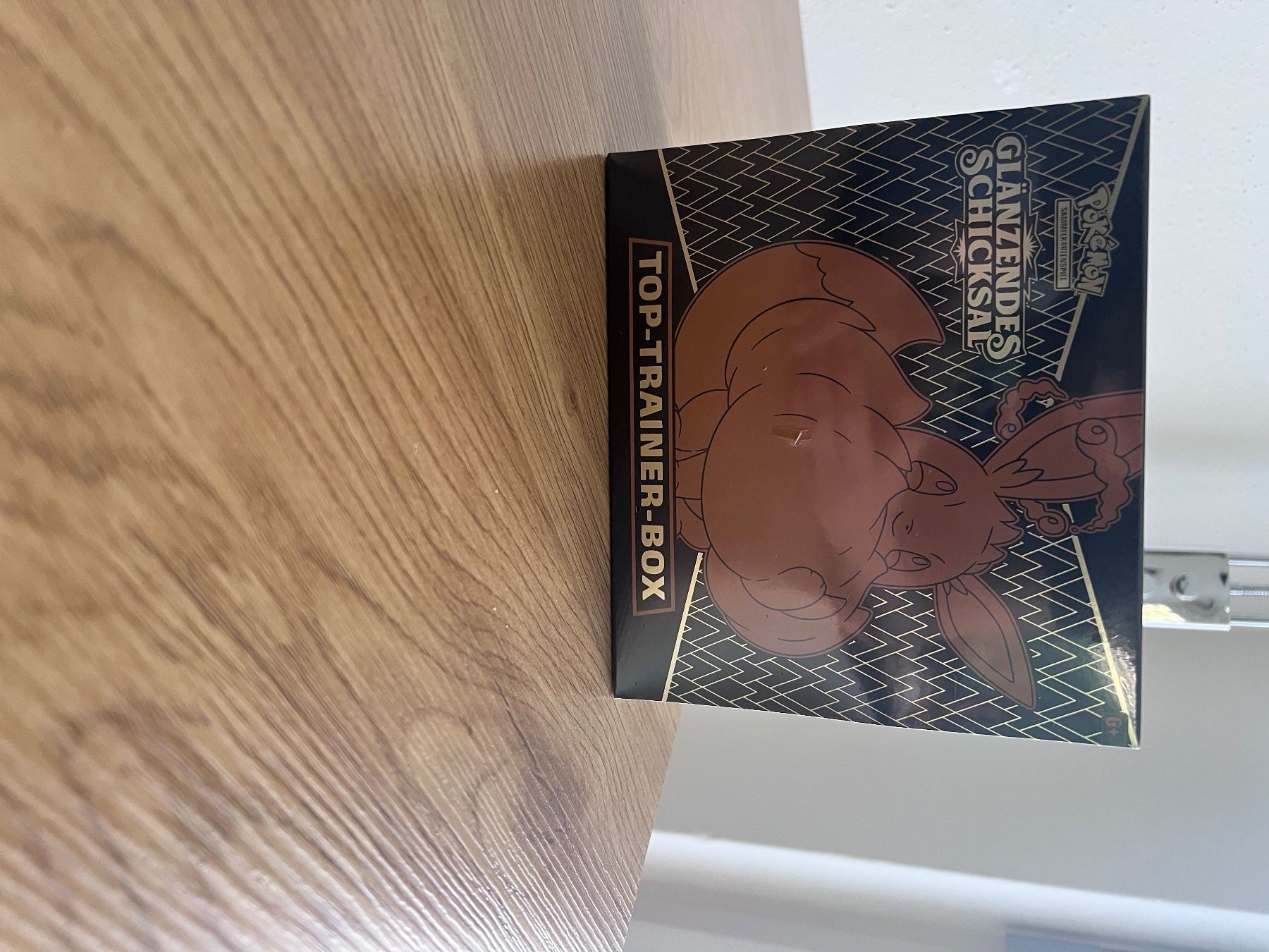 Pokémon Carte collezionabili: Pokémon Glänzendes Schicksal Top-Trainer-Box – Nuovo e nell'imballaggio originale da Chur venduto da haris221
