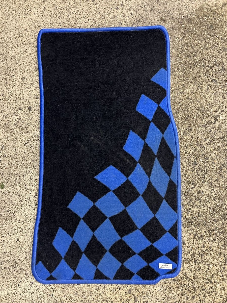 Tapis / Bacs: Auto Teppich – Neuf (Voir description) à Emmenbrücke par nne_hm9j 1