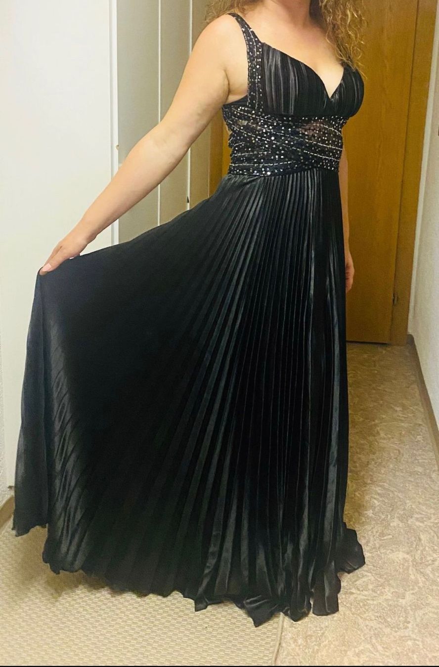 Kleider: Festkleid – Gebraucht aus Bürglen TG von hal_89hn