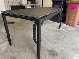 Bürotisch Lista mit Kabelkanal
