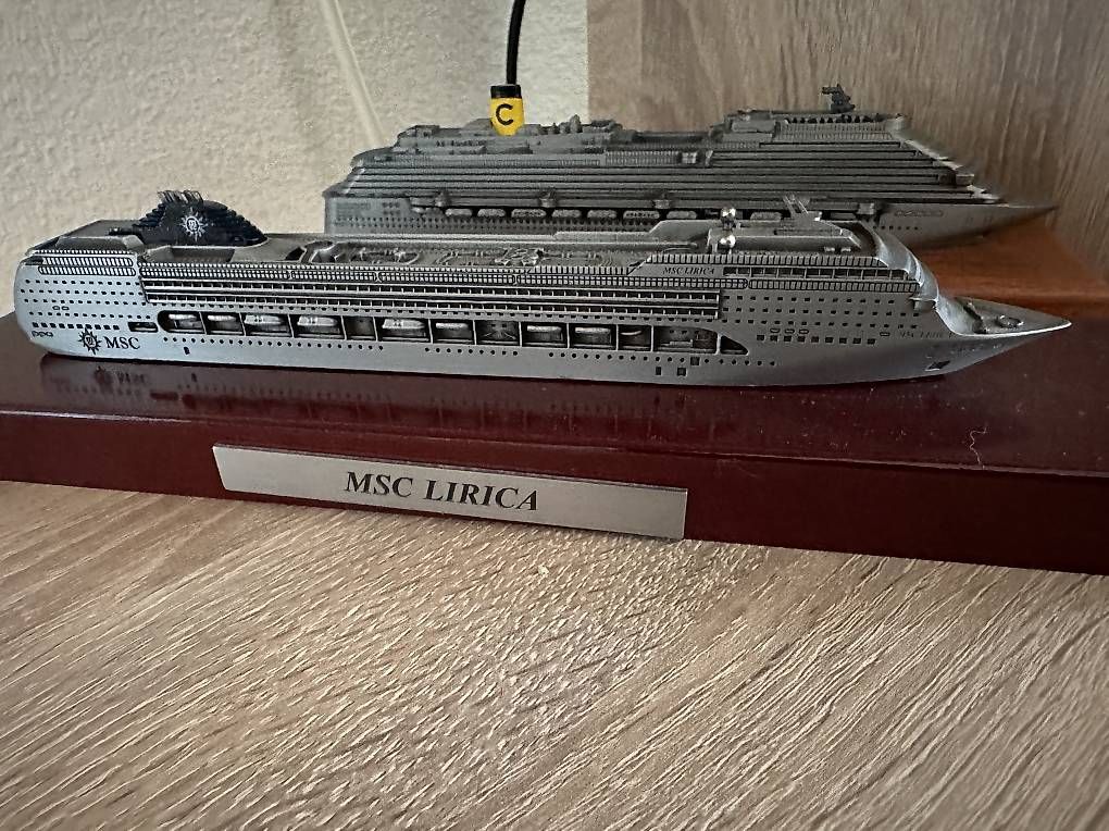 Kits de montage: Schiffsmodelle MSC Cruises – D'occasion à Attiswil par Martin558790 2