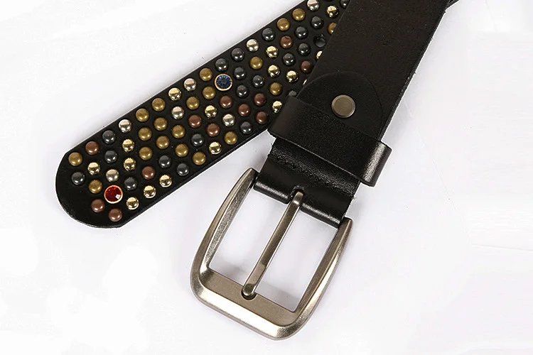 Cinture: Schwarzer Ledergürtel mit Strass und Nieten – Nuovo e nell'imballaggio originale da Lausanne venduto da FASHION-WORLD-SHOP 3