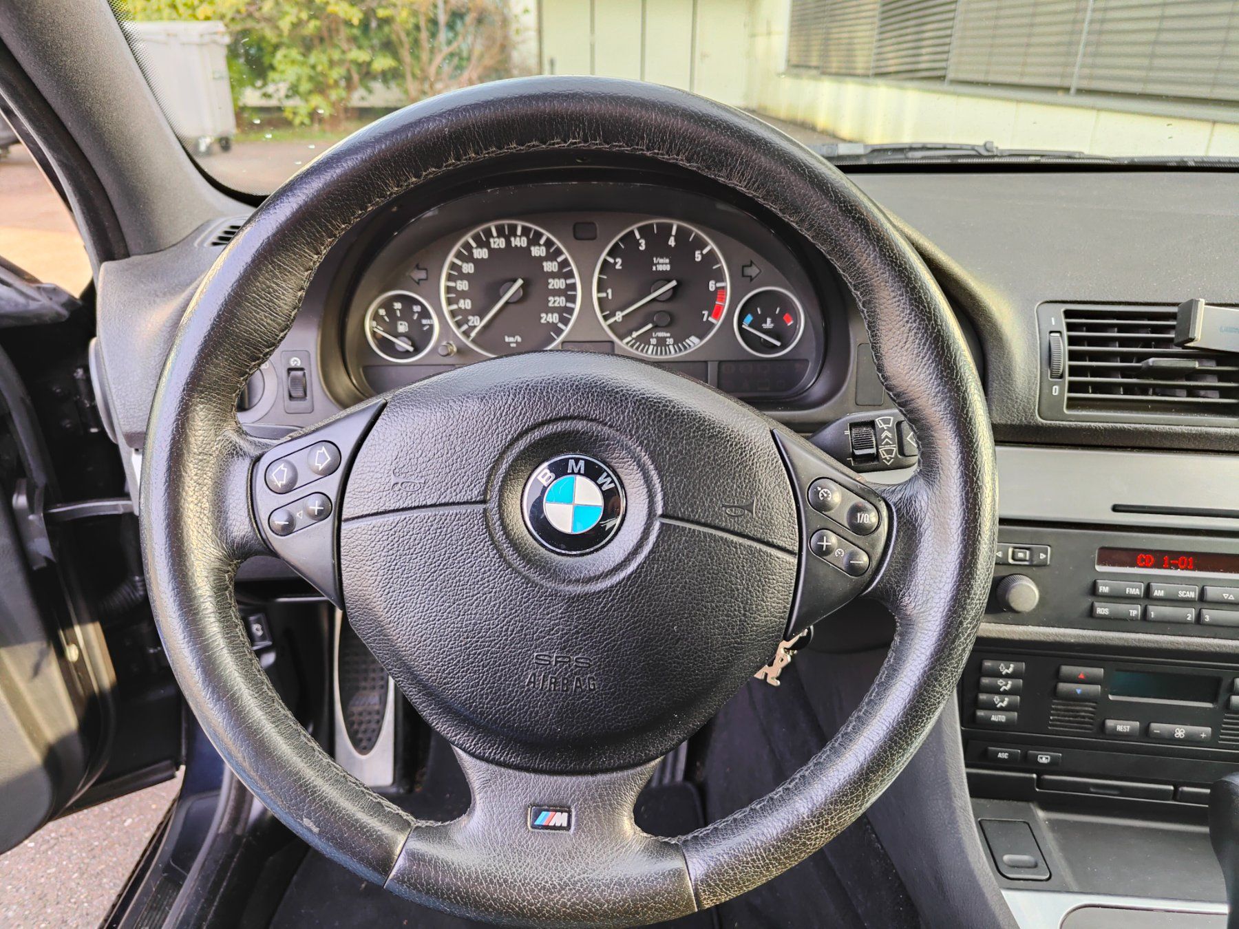 BMW Autos: BMW 5er E39 528i Individual – D'occasion à Dübendorf par rcon 6