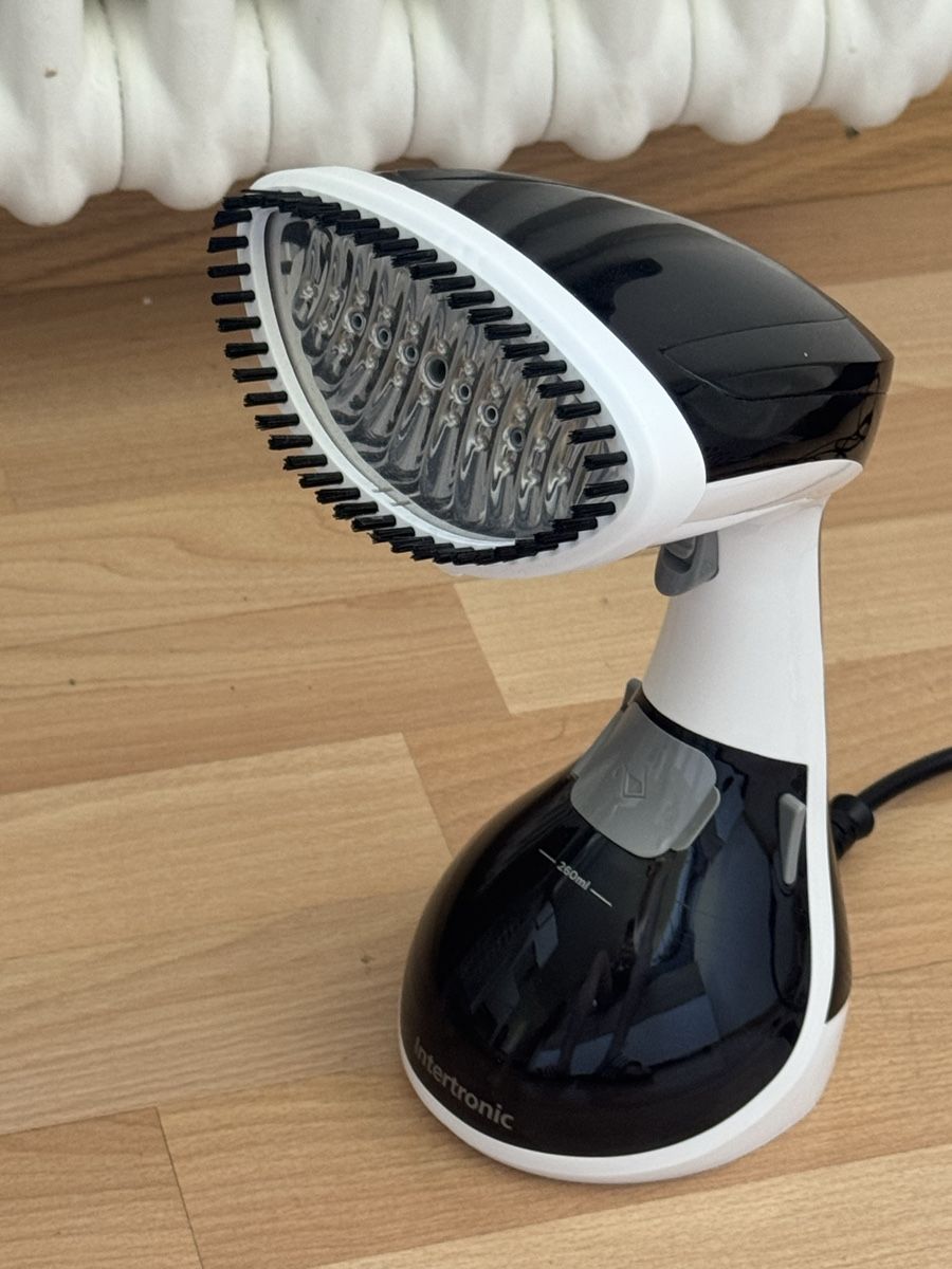 Ferri da stiro: INTERTRONIC Steam Brush – Usato da Basel venduto da SatansRaptor 1