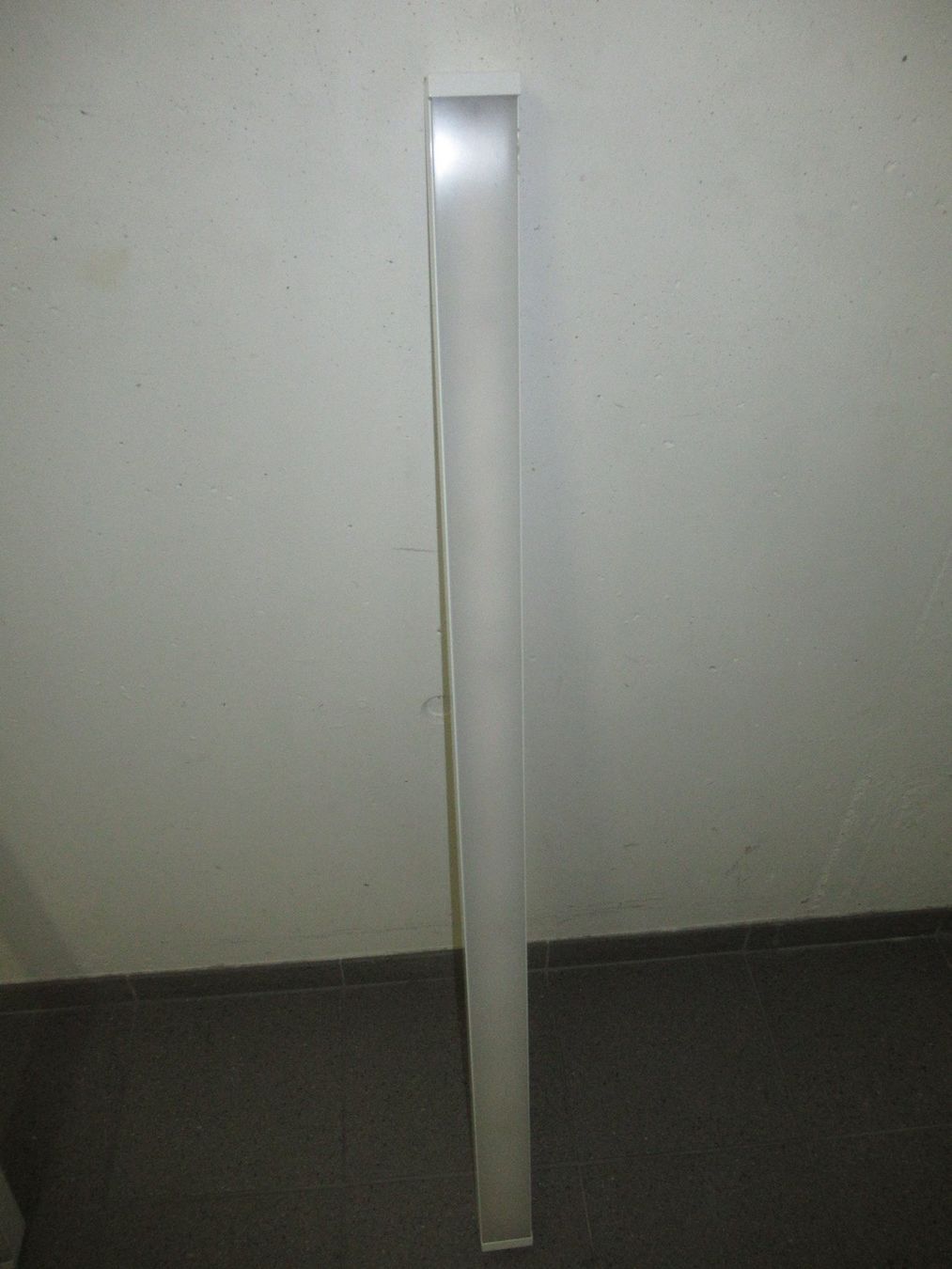 Tulux Lampade: Tulux LED Lichtleiste NOT 36AM15-33NN3 – Usato da Männedorf venduto da livesteam