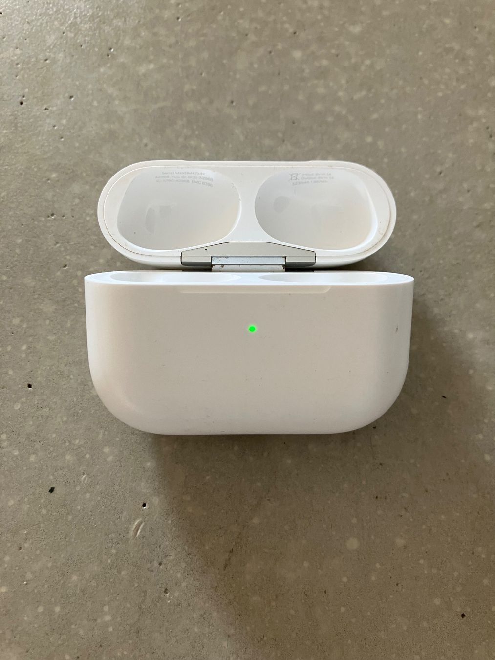 Apple Casques audio: APPLE AIRPODS PRO 2 Case – D'occasion à Lausanne par mr.v