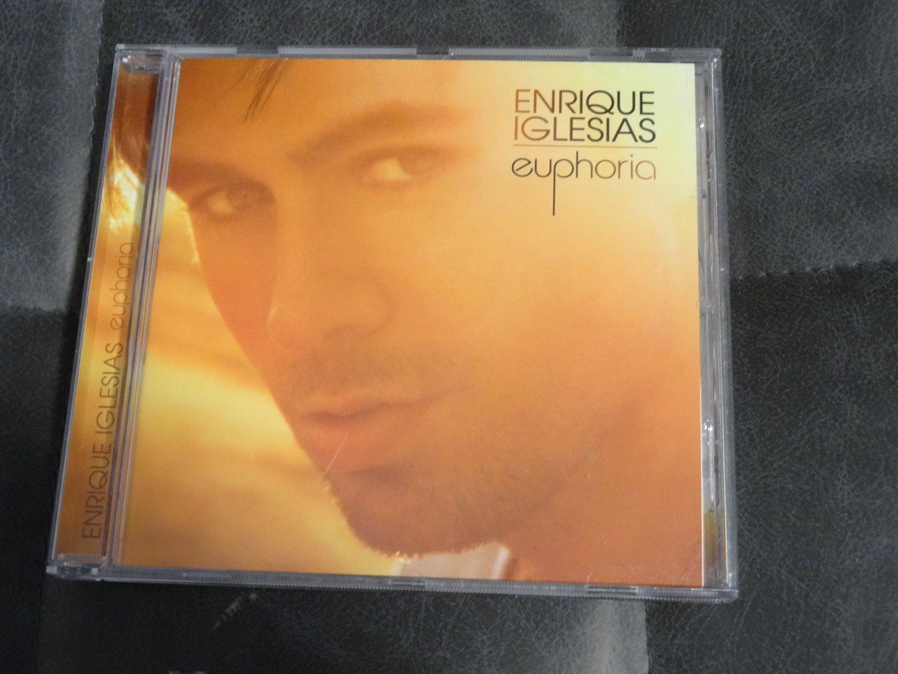 CD: Enrique Iglesias - Euphoria CD – Usato da Olten venduto da Disc-Ausverkauf